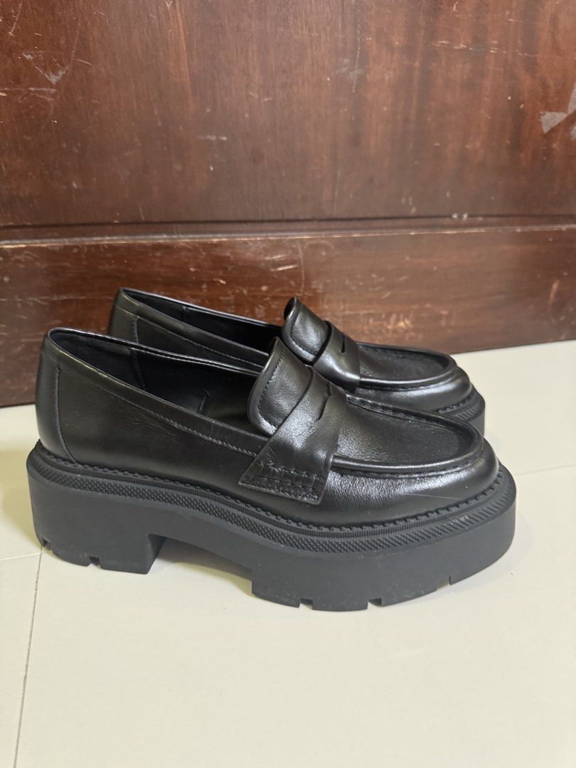 Zara Platform Leather Loafers - Size 38 (Category: Loafers) located in Malabon City. Submitted by solijustuff (Listing ID 1437785228, Image 1). Description: - Zara black platform loafers - Size 38 - Chunky platform sole and comfy - Used once only as it is slightly loose on me and was only used for an event - Almost brand new - 100% Authentic Orig price around 3k pesos! Super sale :).