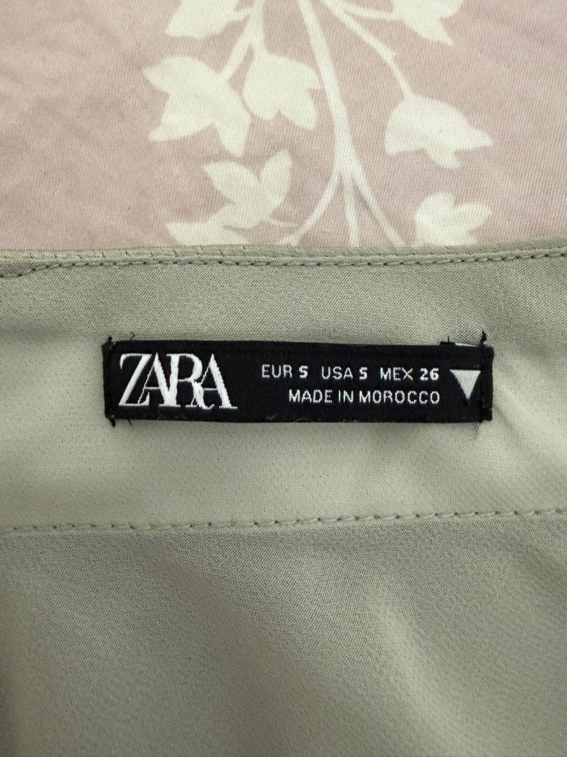 Zara Satin Tube Top (Category: Sleeveless) located in Cainta. Submitted by mc.closet (Listing ID 1437935760, Image 2). Description: .