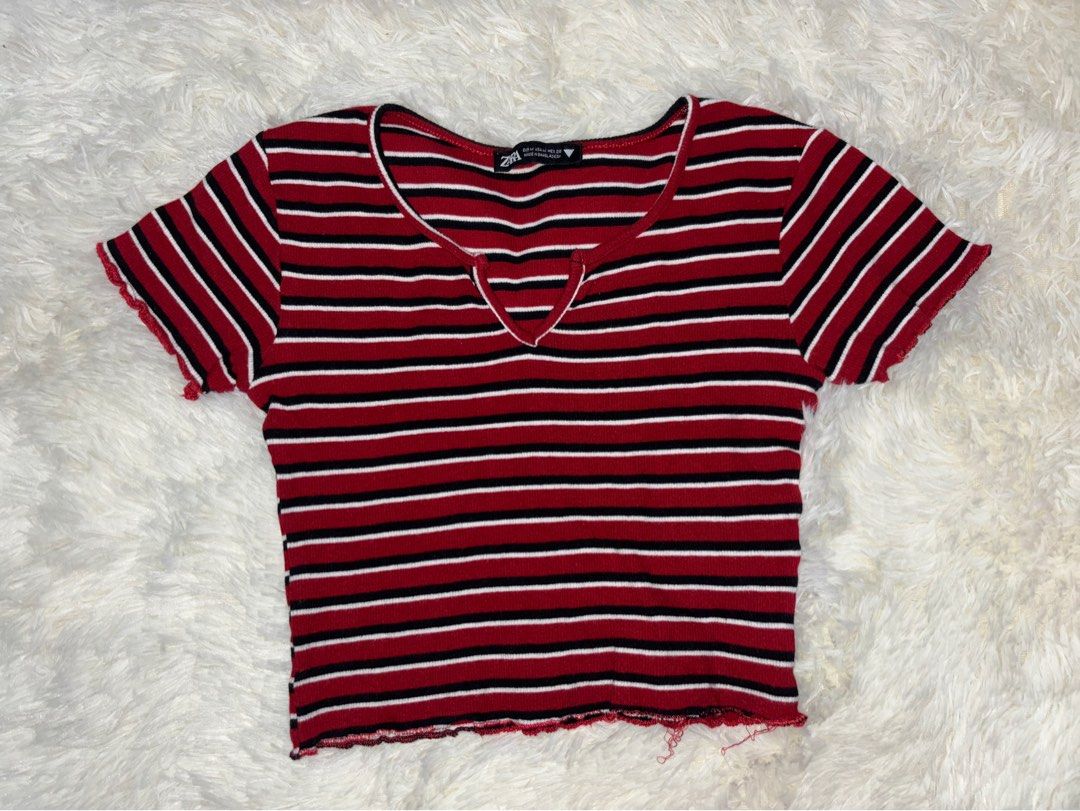 Zara Striped Top (Category: Blouses) located in Angono. Submitted by kalidope (Listing ID 1437921384, Image 1). Description: - Zara striped top - Color: Red, black, and white - Size: M - Neckline: V-neck - Sleeves: Short - Made in Bangladesh - Design: Frayed edge detail.