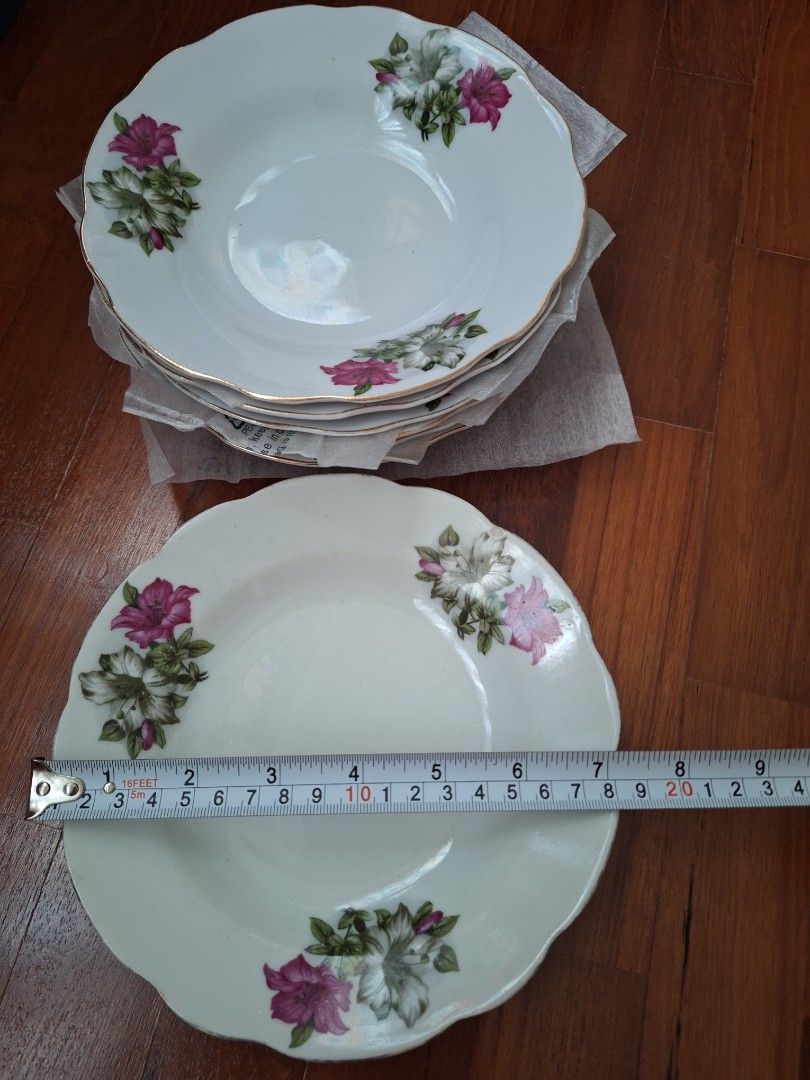 7-piece Vintage Porcelain Plates