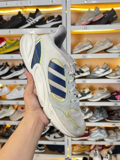 (Category: ) located in . Submitted by soletrip_footwear_trading (Listing ID 1438018425, Image 1). Description: .