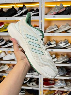 (Category: ) located in . Submitted by soletrip_footwear_trading (Listing ID 1437947302, Image 1). Description: .