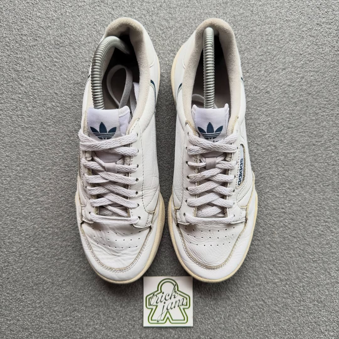 ADIDAS CONTINENTAL 80 WHITE ROYAL BLUE (Category: Sneakers) located in Cagayan de Oro. Submitted by huntbytrickjam.v2 (Listing ID 1438035194, Image 2). Description: AĎIDÁS CONTINËNTÁL 80 WHITE ROYAL BLUE US 7.5 / EURO 40.5 / CM 25.5 EXCELLENT Pair Only Sign of Usage M - 1599.
