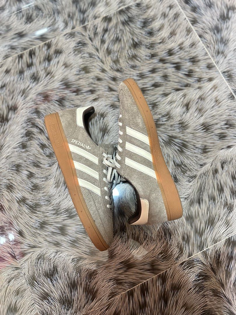 ADIDAS SPEZIAL EARTH STRATA (Category: Sneakers) located in Baguio. Submitted by Rdrobe (Listing ID 1438065568, Image 2). Description: SZ 10.5 US 28.5 CM EXCELLENT CONDITION PAIR ONLE.
