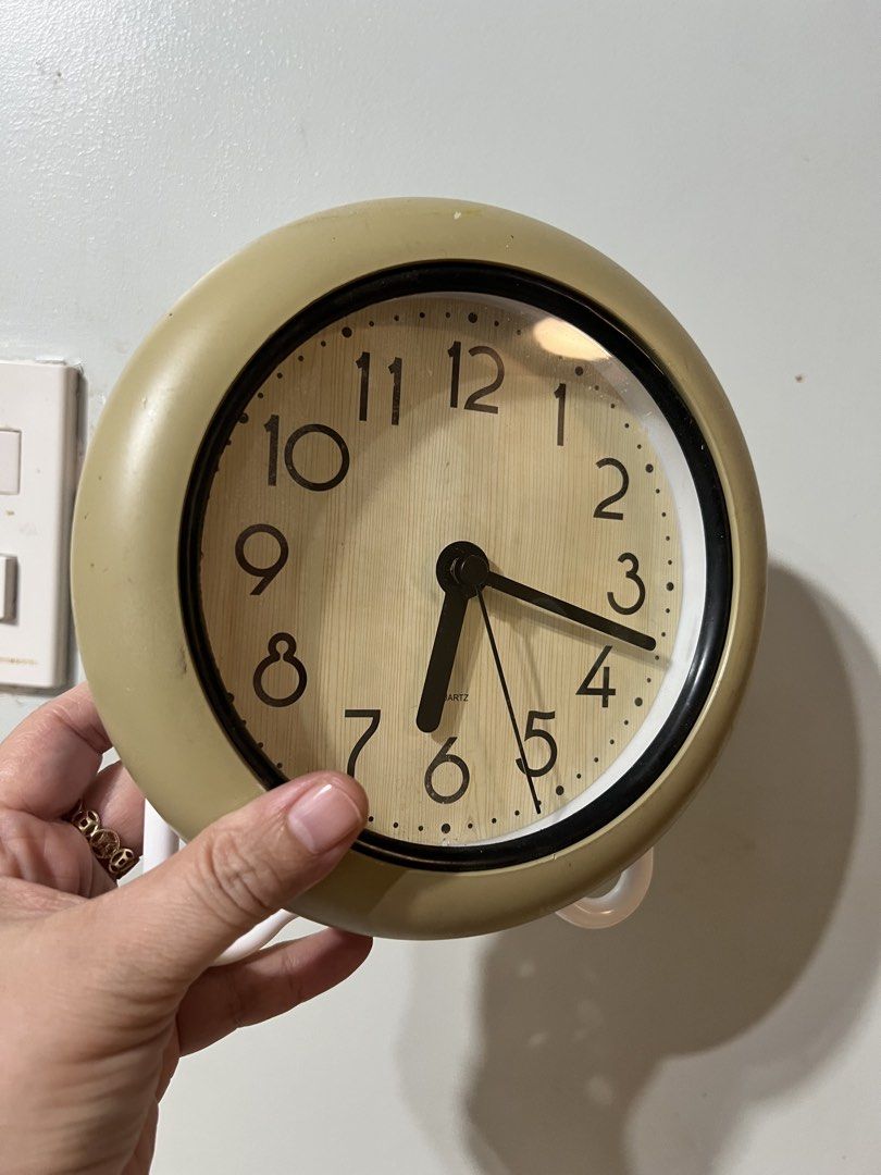 Affordable Mini Wall / Desk Clock 😍👌🏻 (Category: Clocks) located in Malolos. Submitted by afford.japan (Listing ID 1438062181, Image 3). Description: Affordable Mini Wall / Desk Clock 😍👌🏻.