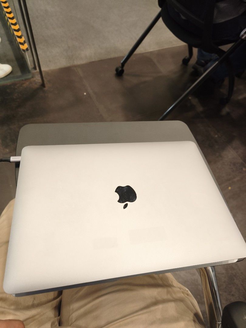 Apple MacBook Air M1 2020 everything working454953871323310080