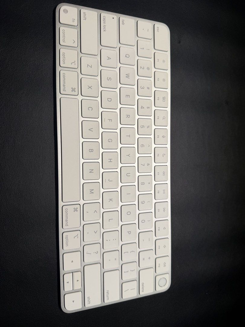 Apple Magic Keyboard Touch ID-White454842102087034880