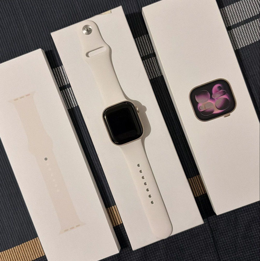Apple Watch Series 11 42mm (Category: Wearables & Smart Watches) located in Quezon City. Submitted by lookingforliksae (Listing ID 1437953193, Image 2). Description: - Apple Watch Series 11 - Rose gold, 42mm size - Includes original box and charger - Comes with original strap - never been used. sinet up lang once then after nun hindi talaga nagamit. after set up na-reset na rin. - my mom got it as a gift kaso hindi niya alam pano gamitin 😅 - bra