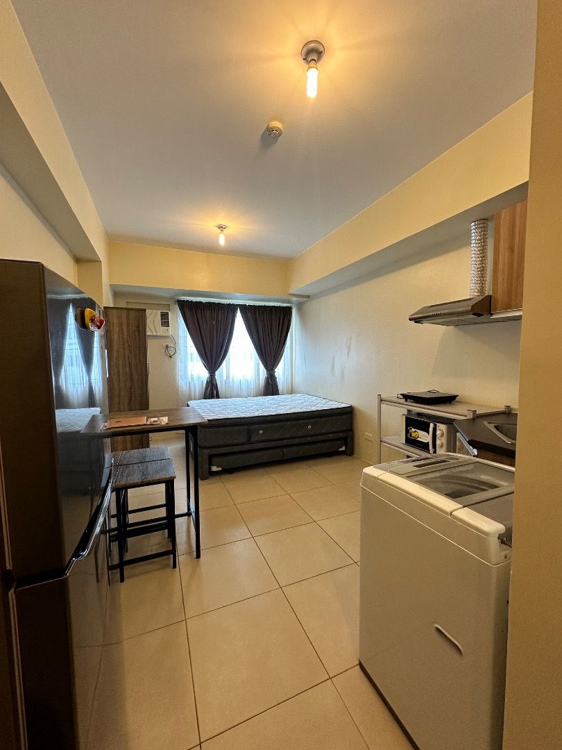Arca South One Union Place For Rent (Category: Apartments & Condos) located in Makati City. Submitted by joahnnakwok (Listing ID 1438034381, Image 2). Description: One Union Place Taguig Arca South Studio Unit 9th floor 22 square meters Fully Furnished P15,000 inclusive of association dues Payment Terms 2 months security deposit 2 months advance 10 post dated checks No bank transfer .