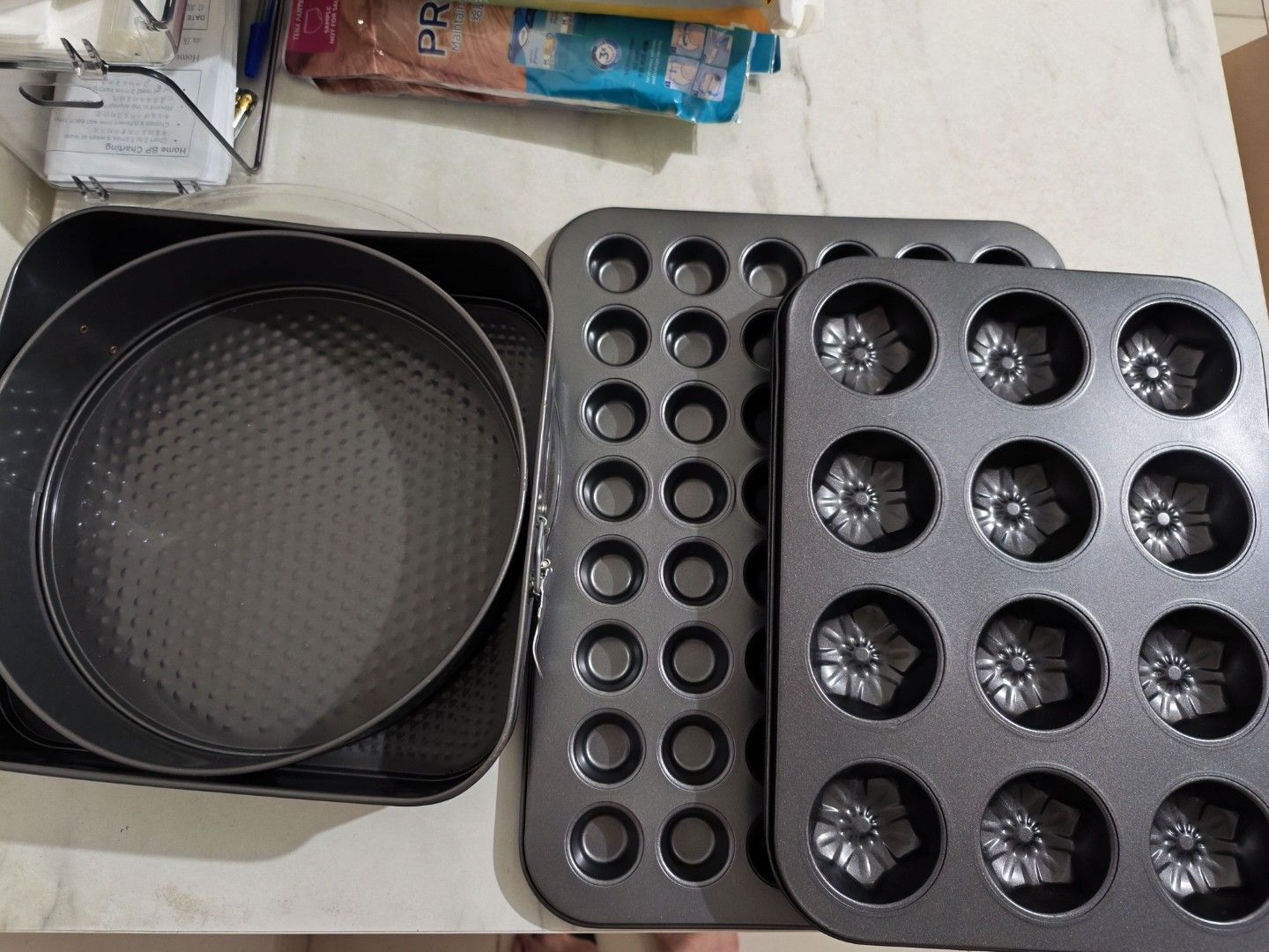 Baking trays n mould
