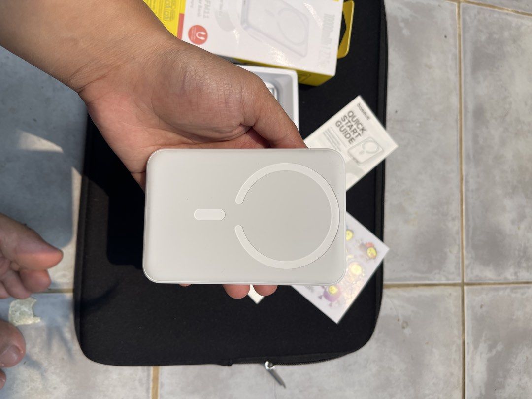 BODEGA SALE Baseus Magnetic Powerback (Magsafe) (Category: Batteries & Power Banks) located in Cavite. Submitted by azterae (Listing ID 1437955628, Image 3). Description: BODEGA SALE Original price: 1,400 +sf - WHOLESALE/BULK LOT .