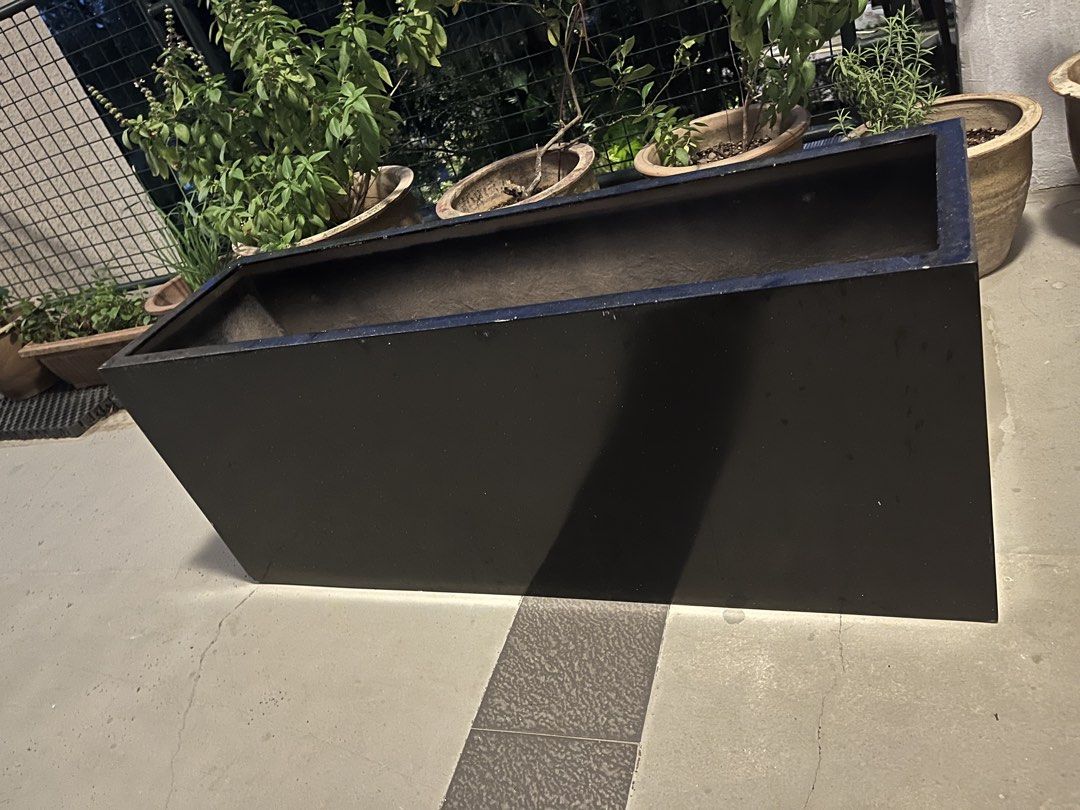 Black Rectangular Planter Box454919437073131520