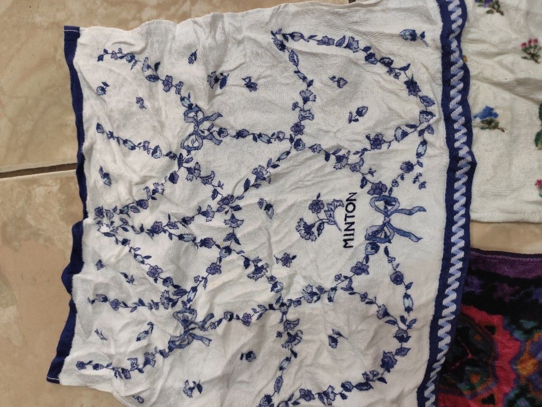 Branded Face Towels (Category: Towels, Napkins & Holders) located in Dipolog. Submitted by thriftteata (Listing ID 1437966725, Image 3). Description: Minton, Richard Ginori and Lancetti vguc.