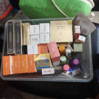 (Category: ) located in . Submitted by goodsgoodgoodauthentic (Listing ID 1438057463, Image 1). Description: .
