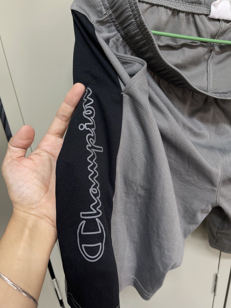 由 originalitems.com (刊登 ID 1437990813，圖片 3) 提交，位於 彰化縣 (Changhua) 的 Champion above the knee (類別：短褲)，說明：。