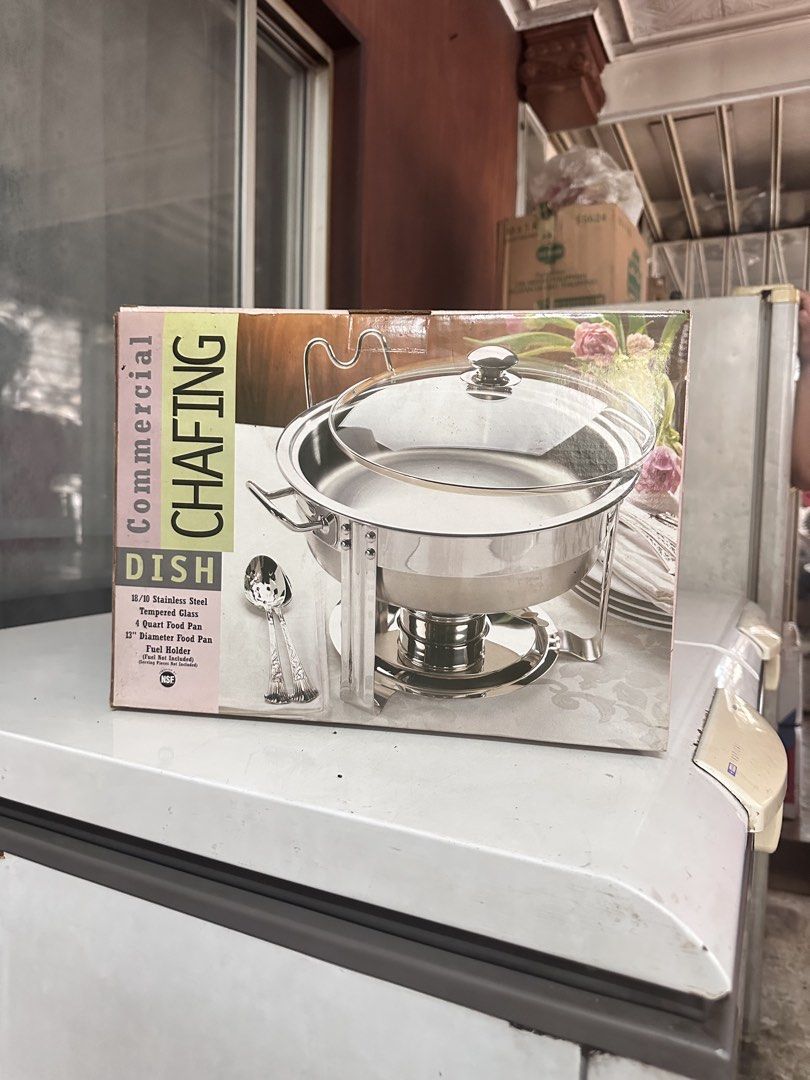 Commercial Chafing Dish (Category: Food Organization & Storage) located in Quezon City. Submitted by mystictiger.019d9c (Listing ID 1438106542, Image 1). Description: - Commercial chafing dish - Tempered glass lid - Stainless steel build - Includes: 4-quart food pan, 12-inch food pan, and fuel holder - Keeps food warm for events and gatherings.