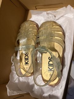 (Category: ) located in . Submitted by runwayboutique (Listing ID 1438027663, Image 1). Description: .