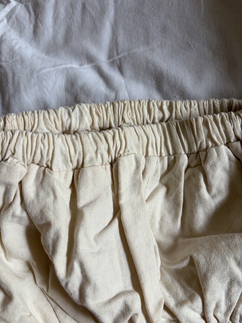Cream-colored Tube Top (Category: Others Tops) located in Manila. Submitted by andreacap (Listing ID 1437964935, Image 2). Description: - Cream-colored tube top - Soft, lightweight fabric - Gathered, ruched design - Elasticated top and bottom - Neutral color for versatile styling 🎀 currently decluttering/selling pre-loved clothes, check my page for more details! 🎀 please manage expectations, you may send me a dm for more photos 🎀 my tops and b