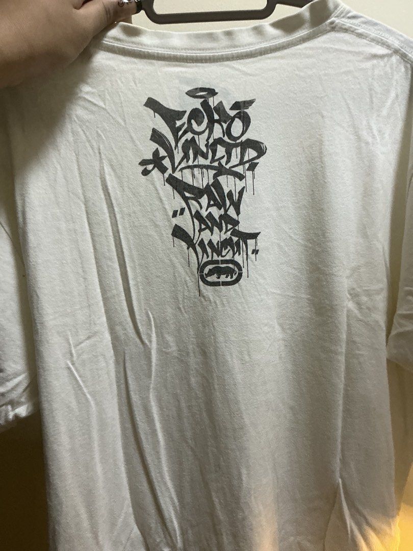 Ecko Unltd. Graphic T-shirt - Small (Category: Tshirts & Polo Shirts ) located in Manila. Submitted by miiiikaaa (Listing ID 1438016837, Image 3). Description: - Ecko Unltd. t-shirt - Size: Large 20x27 - Color: White.