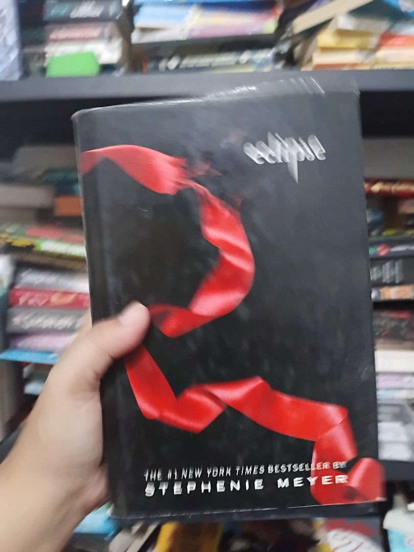 Eclipse by Stephenie Meyer Hardcover , Sprayed Edge (Category: Storybooks) located in Luna. Submitted by bookmine2 (Listing ID 1438102805, Image 1). Description: .