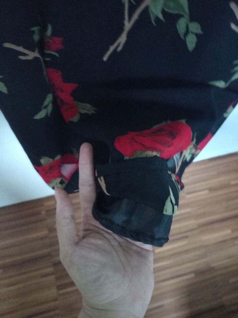 Floral Chiffon Dress (Category: Dresses) located in Mabalacat. Submitted by twilight_radar (Listing ID 1437974195, Image 3). Description: with inner lining.