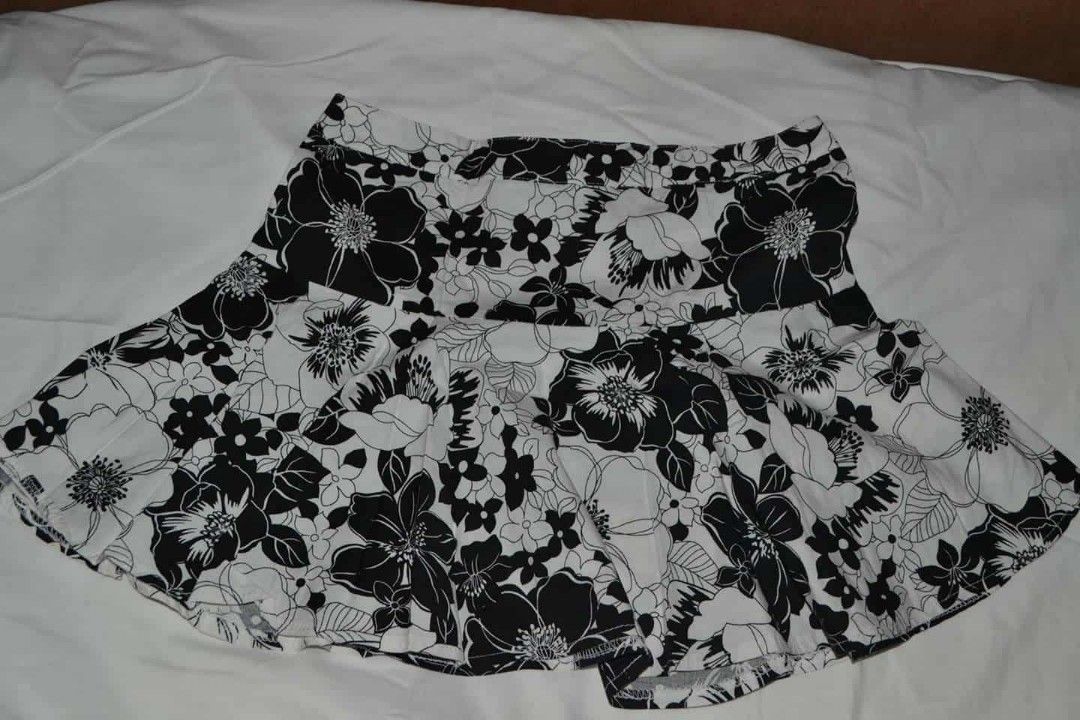 Floral Print Skirt (Category: Babies & Kids Fashion) located in Bulacan. Submitted by atticus26 (Listing ID 1437960619, Image 1). Description: - Black and white floral print - Flared design - Lightweight fabric - Suitable for casual wear - 97% cotton.