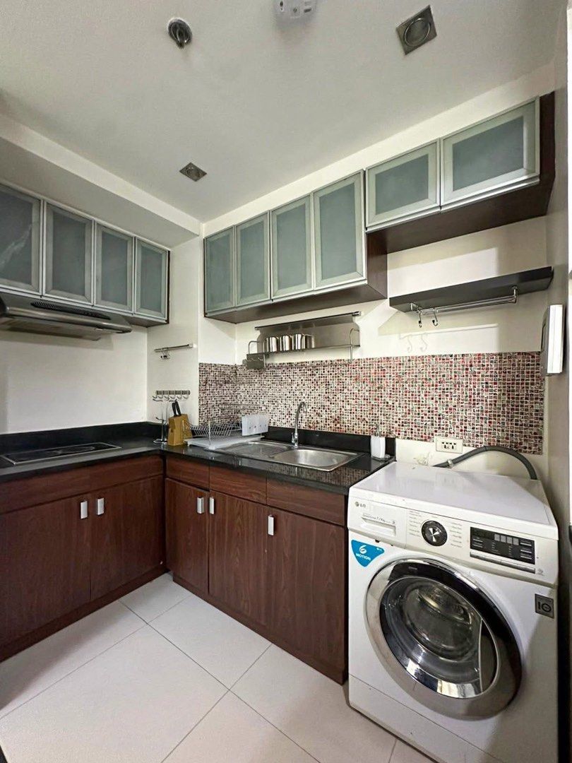 For rent Cheapest 2BR in Bellagio 2, BCC (Category: Apartments & Condos) located in Makati City. Submitted by crystalwavescollection (Listing ID 1437938115, Image 3). Description: Cheapest 2BR unit at Bellagio 2! only P70,000 with big cut. ☑️110 sqm. ☑️2 Bathrooms ☑️Fully Furnished ☑️3rd Floor With bathtub 🏷️70k per month P20m negotiable if buy.
