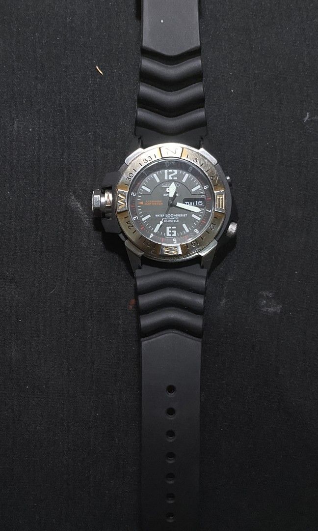 For Sale: Seiko 5 Sports Map Meter (7S36-00E0) (Category: Luxury Watches) located in Manila. Submitted by digosluxury8002 (Listing ID 1423577344, Image 2). Description: Rare and collectible Seiko automatic in very good condition. ✨ 7S36 automatic movement (23 jewels) ✨ Map Meter inner bezel ✨ Day-Date display ✨ 200M Water Resistant ✨ Discontinued model #Seiko #Seiko5 #MapMeter #SeikoMapMeter #7S36 #AutomaticWatch #VintageSeiko #WatchForSale #orig