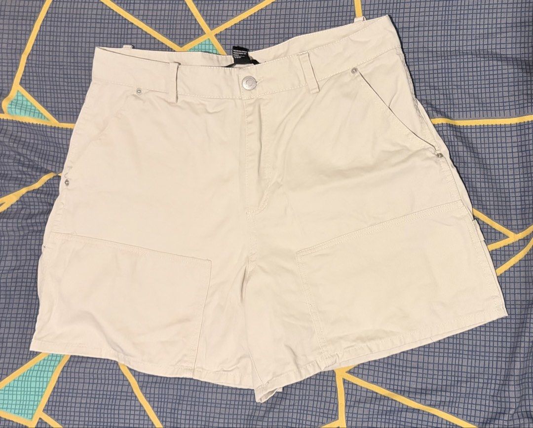 Forever21 shorts (Category: Shorts) located in Manila. Submitted by urban.refinds (Listing ID 1438058898, Image 1). Description: .