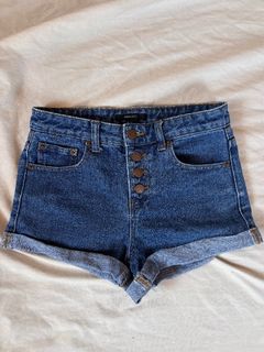 (Category: ) located in . Submitted by joyclutter (Listing ID 1437954651, Image 1). Description: .