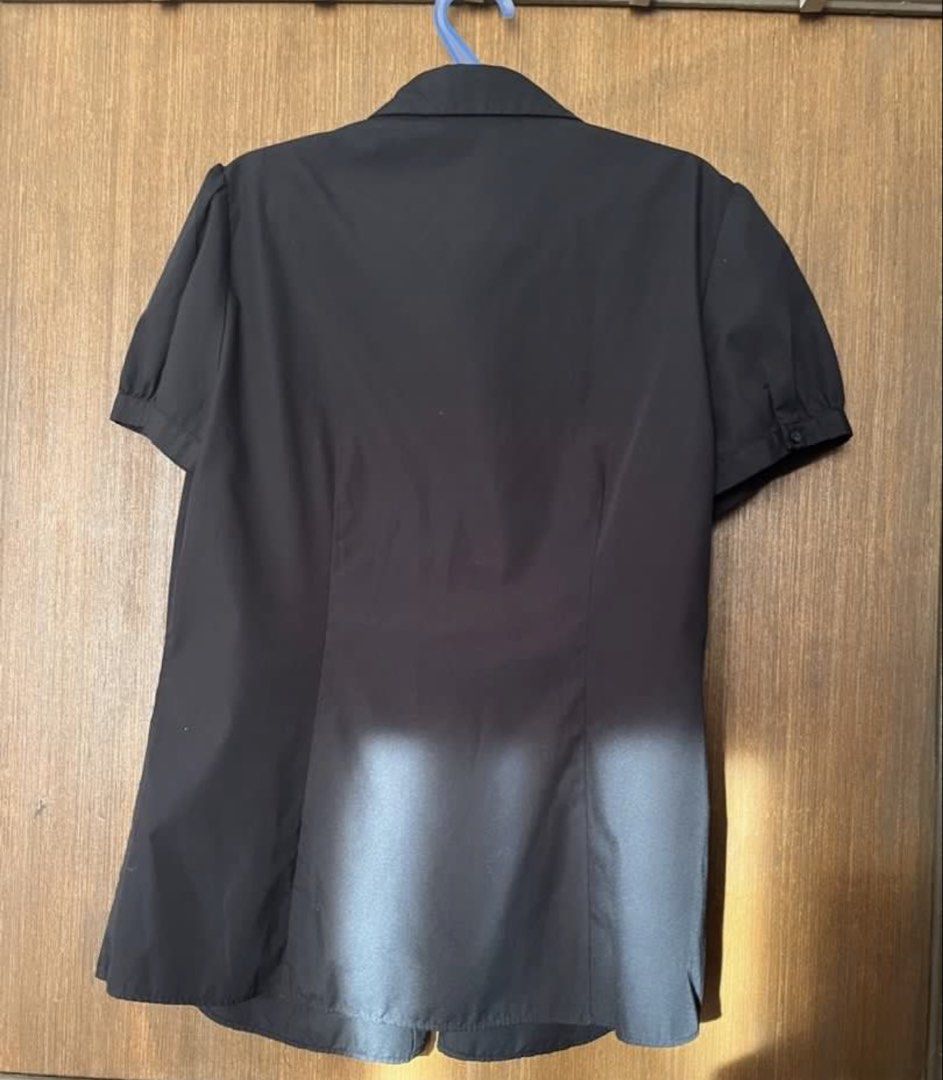 G2000 Woman Black Blouse Size 42 (Category: Blouses) located in Paranaque City. Submitted by richezlremo6165 (Listing ID 1438109821, Image 2). Description: - G2000 Woman black blouse - Size: 42 - Features: Short, puffed sleeves; button-down front; collared neckline - Fit: Slim - Condition: Good.