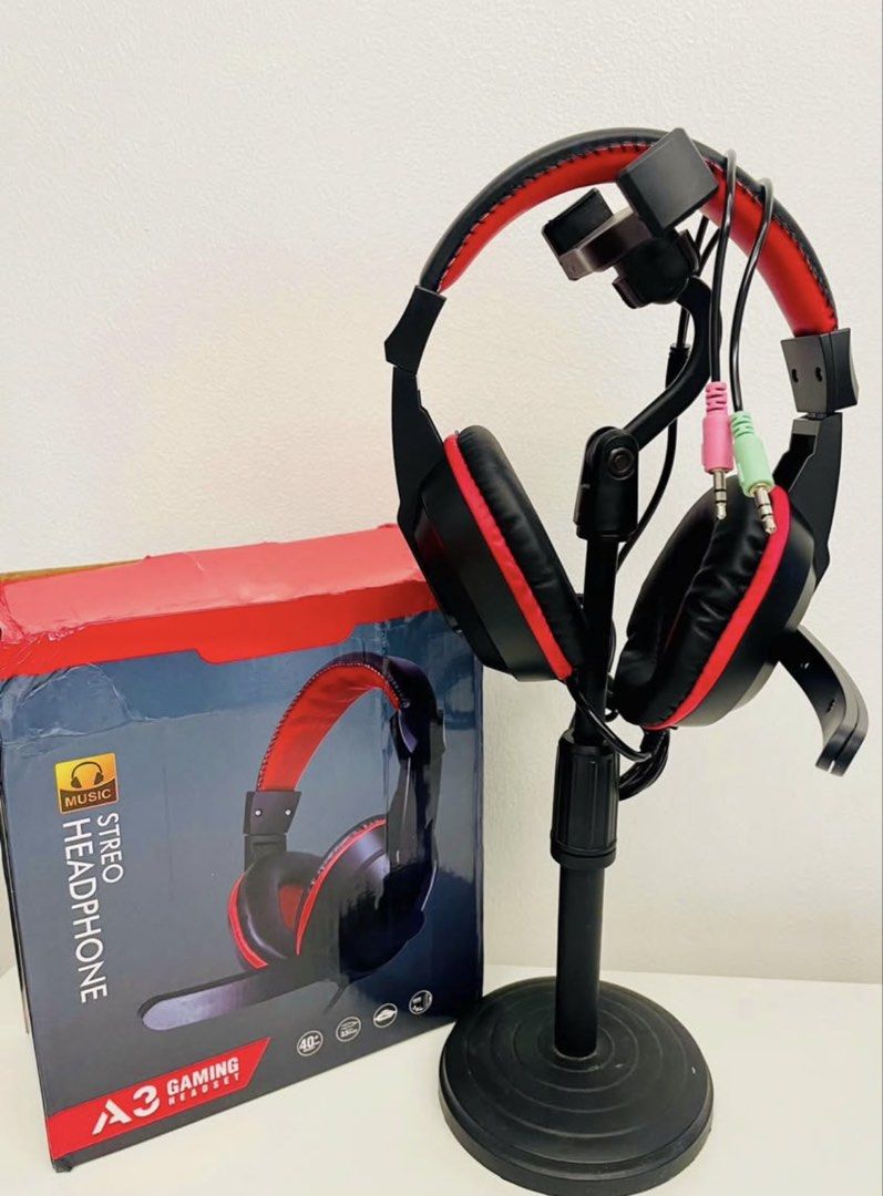 Gaming Headphones with Mic (Category: Headphones & Headsets) located in Manila. Submitted by vinabells (Listing ID 1438097654, Image 1). Description: - Gaming headphones with built-in microphone - Features LED lights on earcups - Multiple connection options: USB and audio jacks - Available colors: Black and White ✅Black Headset without RGB lights - ₱350 ❌Black Headset with RGB lights - ₱350 ❌White Headset with RGB lights - ₱400 Location: Pandacan
