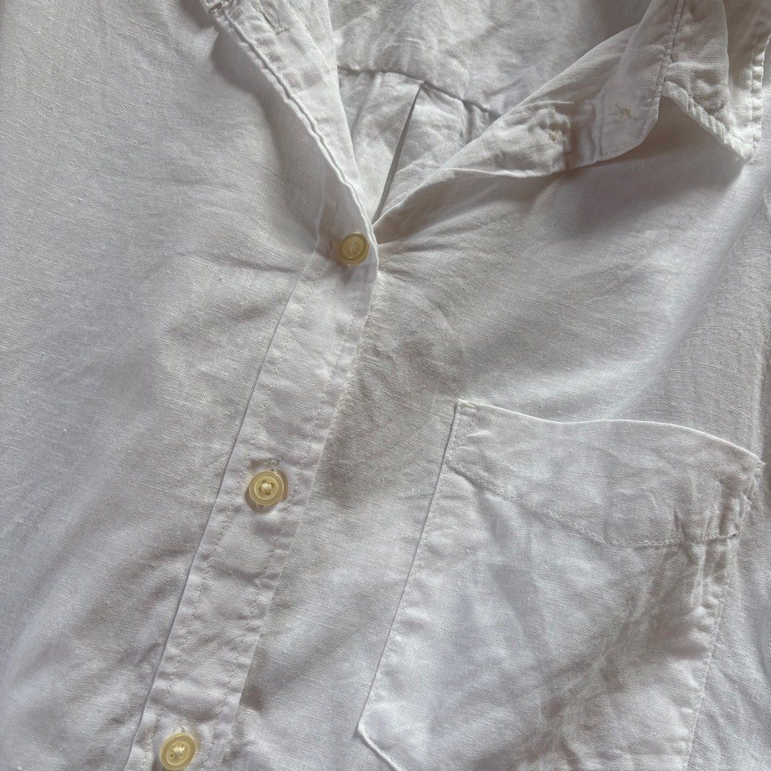Gap white linen type high-quality cropped long sleeves (Category: Longsleeves) located in Quezon City. Submitted by kaelian_couture (Listing ID 1438041335, Image 3). Description: .