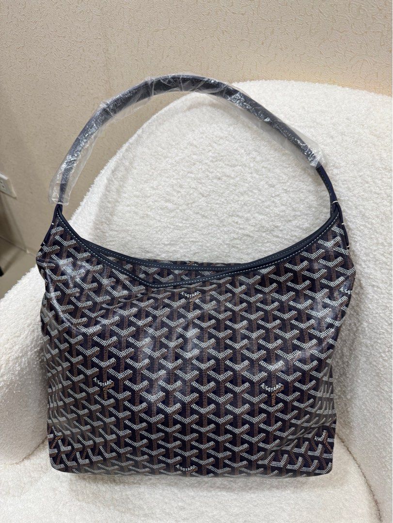 Goyard Boheme Navy (Category: Luxury Bags & Wallets) located in Cavite. Submitted by purgingmycloset888 (Listing ID 1438066141, Image 1). Description: ✨ Authentic & Onhand in PH ✨ Brand New ✨ Comes with dustbag, paper bag & copy of receipt Open for authentication at buyer’s expense (LegitGrails) ✅ No low ball offers please. 😊 Joy reservers will be blocked. Thank you! 🤍 MOP: BDO, RCBC, UnionBank, Metrobank, GCash, GoTyme & Credit Cards via BDO C