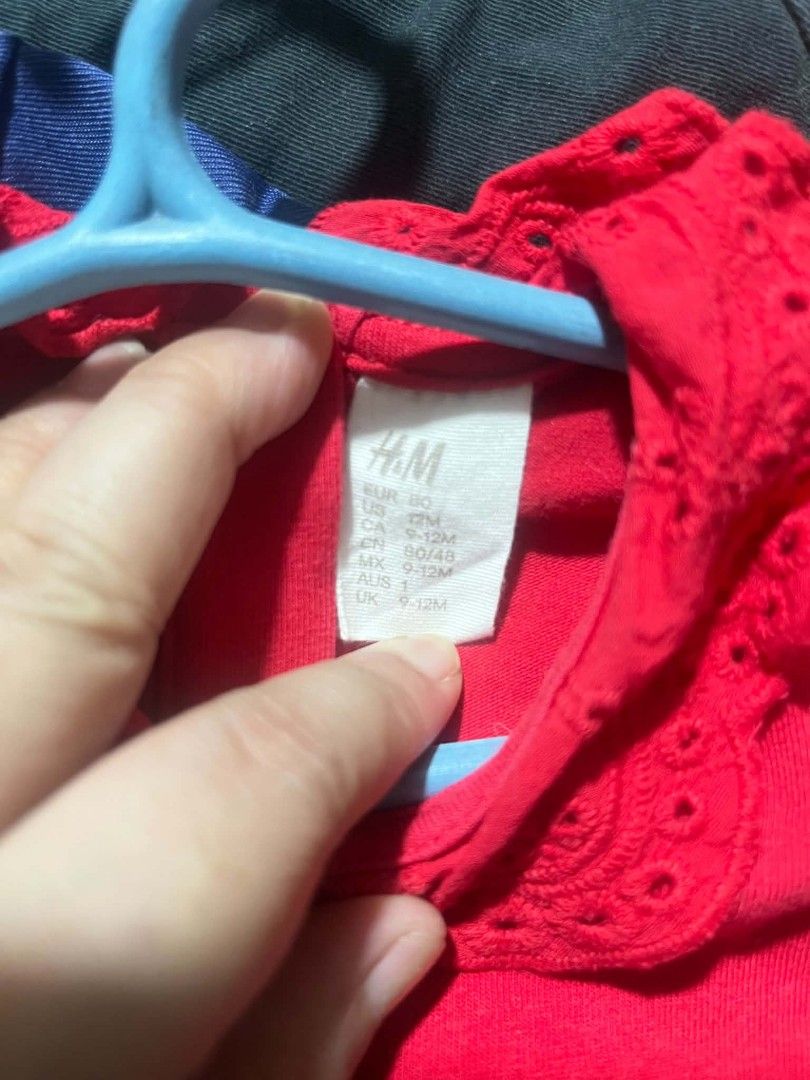 H&m baby longsleeve bodysuit (Category: Babies & Kids Fashion) located in Quezon City. Submitted by MA_finds014 (Listing ID 1437956311, Image 3). Description: .