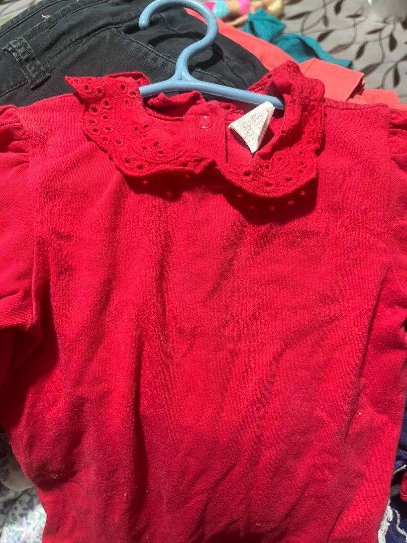 H&m baby longsleeve bodysuit (Category: Babies & Kids Fashion) located in Quezon City. Submitted by MA_finds014 (Listing ID 1437956311, Image 2). Description: .