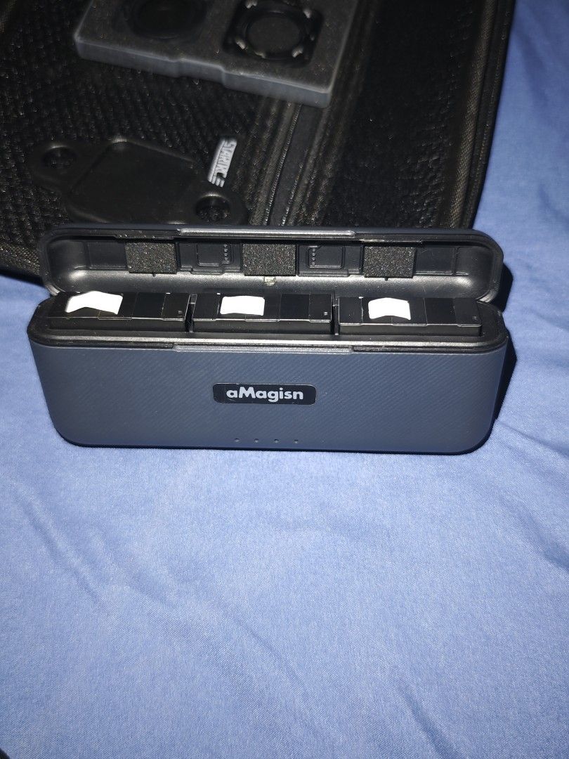 Insta360 Ace Action Camera Bundle (Category: Cameras) located in Johor Bahru. Submitted by nyphx (Listing ID 1437998299, Image 2). Description: - Insta360 Ace action camera included - Comes with Magisn charging case - Includes a set of filters - Various accessories: mounts and carrying case - Perfect for high-quality videos and photos.
