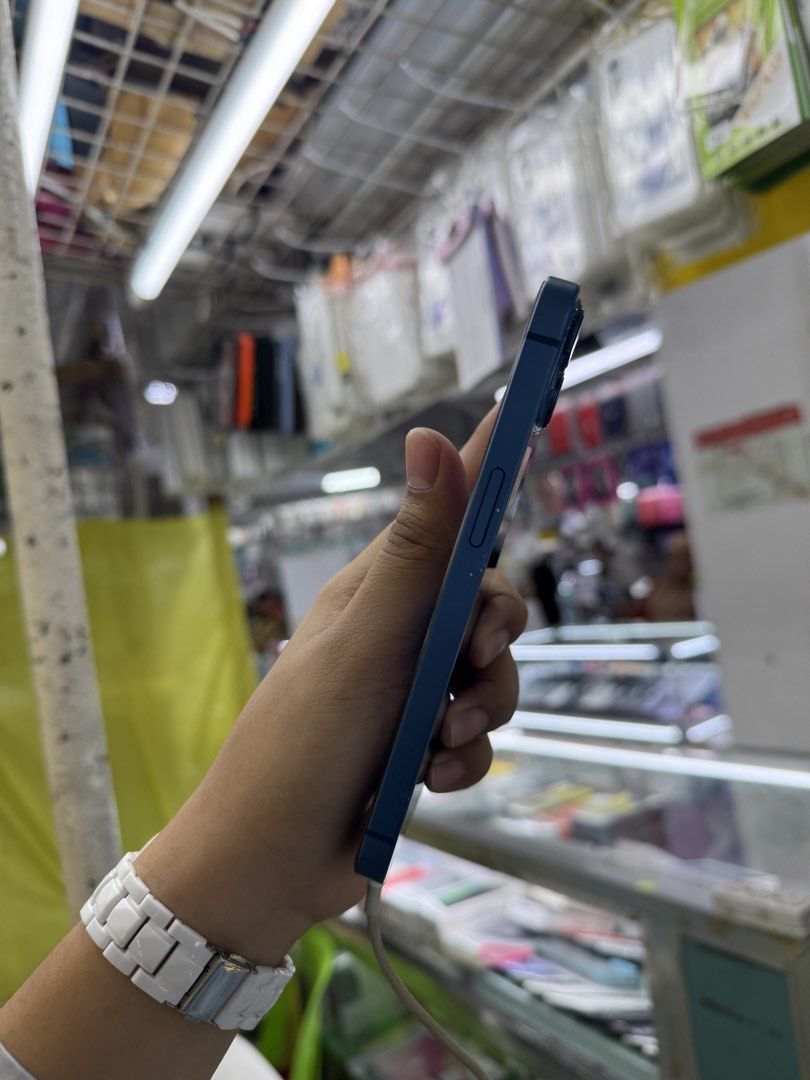 iPhone 13 512GB SMARTLOCK No Issue Secondhand (Category: iPhone 13 Series) located in Pasig City. Submitted by FarAndRayShop (Listing ID 1438095411, Image 2). Description: OPEN FOR SWAP/SELLING/BUYING (RFS: Buy and Sell) Price: 20,499 iPhone 13 512GB •Smartlock •NO HIDDEN ISSUES •TEST TO SAWA •Authentic Phone Physical store in Greenhills Shopping Center XD-07 Stall Number Look For Rayray Or Anika NO CASH INSTALLMENT We are open also for : *CREDIT