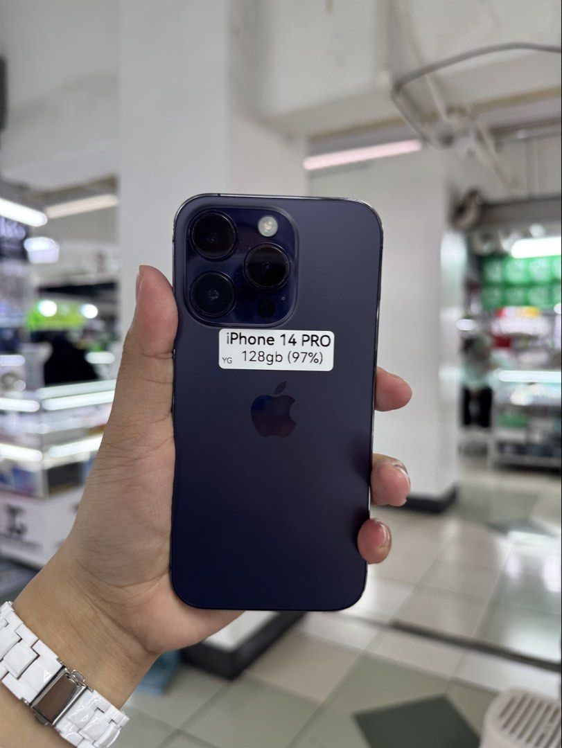 iPhone 14 Pro 128GB Factory Unlock No Issue Secondhand (Category: iPhone 14 Series) located in Pasig City. Submitted by FarAndRayShop (Listing ID 1438094468, Image 1). Description: OPEN FOR SWAP/SELLING/BUYING (RFS: Buy and Sell) Price: 29,499 iPhone 14 Pro 128GB •FACTORY UNLOCK •NO HIDDEN ISSUES •TEST TO SAWA •Authentic Phone Physical store in Greenhills Shopping Center XD-07 Stall Number Look For Rayray Or Anika NO CASH INSTALLMENT We are open 