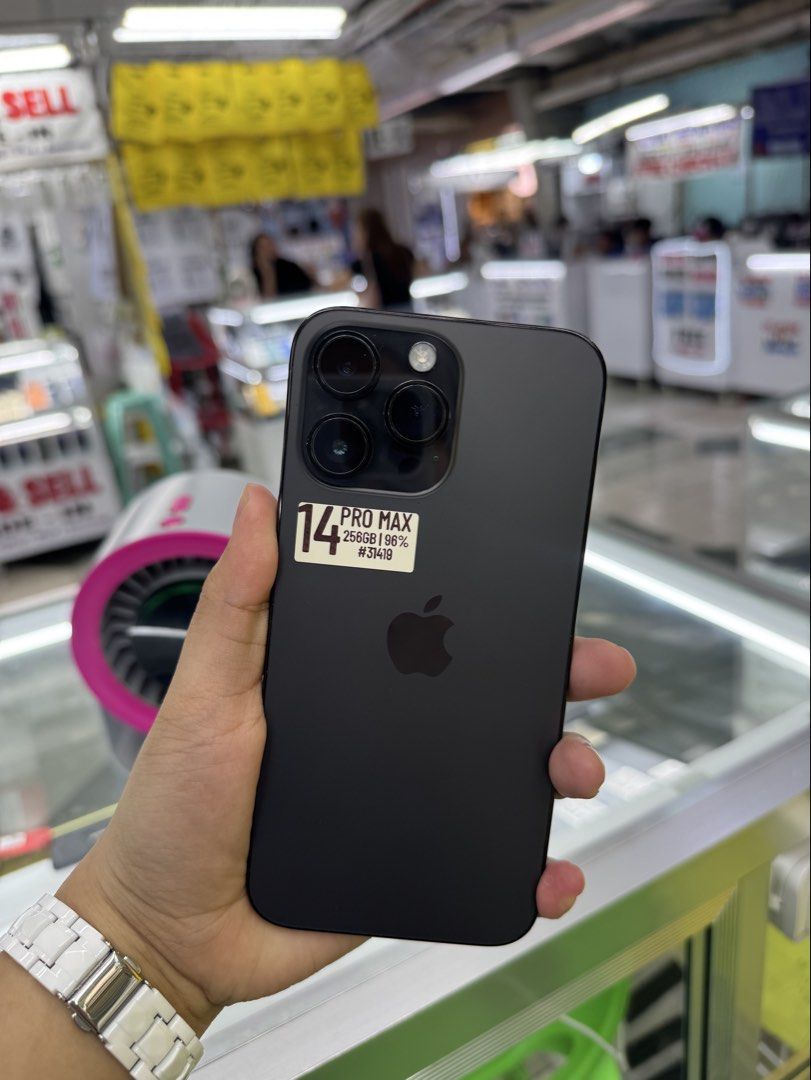 iPhone 14 Pro Max 256GB Factory Unlock No Issue Secondhand (Category: iPhone 14 Series) located in Pasig City. Submitted by FarAndRayShop (Listing ID 1438095526, Image 1). Description: OPEN FOR SWAP/SELLING/BUYING (RFS: Buy and Sell) Price: 33,499 iPhone 14 Pro Max 256GB •FACTORY UNLOCK •NO HIDDEN ISSUES •TEST TO SAWA •Authentic Phone Physical store in Greenhills Shopping Center XD-07 Stall Number Look For Rayray Or Anika NO CASH INSTALLMENT We a