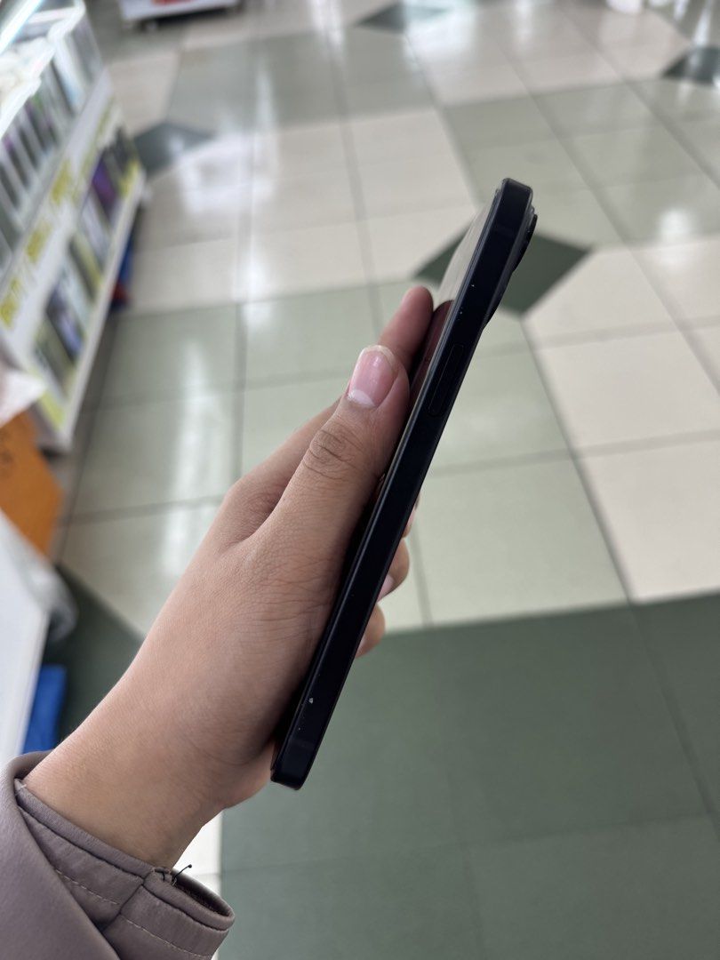 iPhone 15 Plus 512GB Factory Unlock No Issue Secondhand (Category: iPhone 15 Series) located in Pasig City. Submitted by FarAndRayShop (Listing ID 1438091343, Image 2). Description: OPEN FOR SWAP/SELLING/BUYING (RFS: Buy and Sell) Price: 36,499 iPhone 15 Plus 512GB •FACTORY UNLOCK •NO HIDDEN ISSUES •TEST TO SAWA •Authentic Phone Physical store in Greenhills Shopping Center XD-07 Stall Number Look For Rayray Or Anika NO CASH INSTALLMENT We are ope