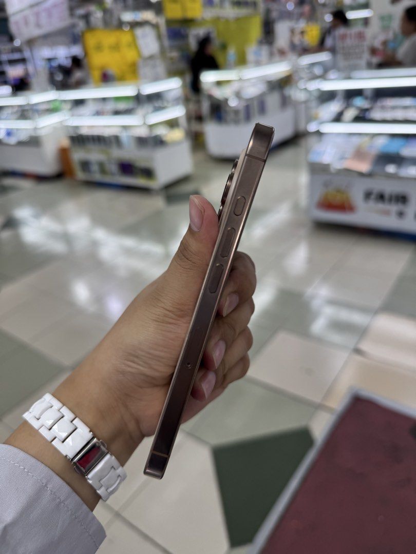 iPhone 16 Pro 128GB Factory Unlock No Issue Secondhand (Category: iPhone 16 Series) located in Pasig City. Submitted by FarAndRayShop (Listing ID 1438095638, Image 3). Description: OPEN FOR SWAP/SELLING/BUYING (RFS: Buy and Sell) Price: 40,499 iPhone 16 Pro 128GB •FACTORY UNLOCK •NO HIDDEN ISSUES •TEST TO SAWA •Authentic Phone Physical store in Greenhills Shopping Center XD-07 Stall Number Look For Rayray Or Anika NO CASH INSTALLMENT We are open 