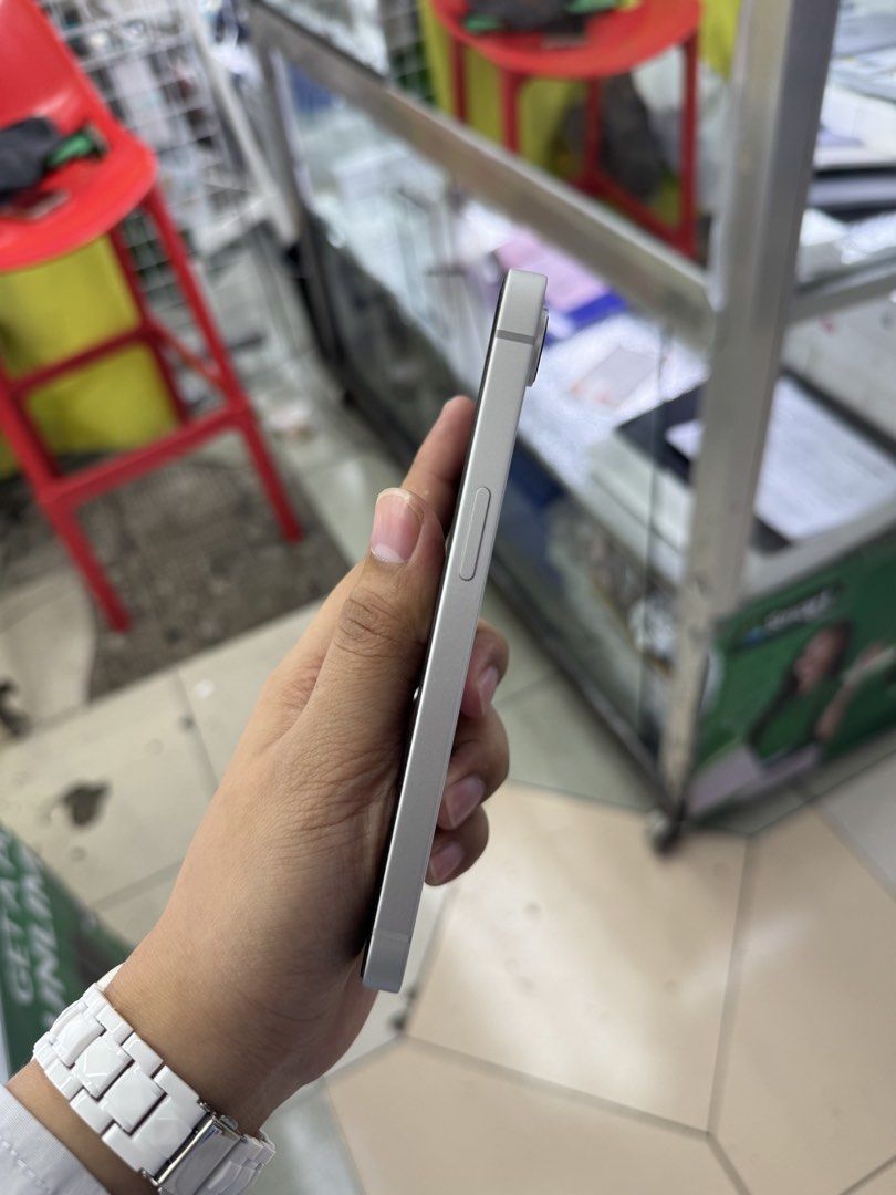 iPhone 16e 512GB Factory Unlock No Issue Secondhand (Category: iPhone 16 Series) located in Pasig City. Submitted by FarAndRayShop (Listing ID 1438091567, Image 3). Description: OPEN FOR SWAP/SELLING/BUYING (RFS: Buy and Sell) Price: 31,499 iPhone 16e 512GB •FACTORY UNLOCK •NO HIDDEN ISSUES •TEST TO SAWA •Authentic Phone Physical store in Greenhills Shopping Center XD-07 Stall Number Look For Rayray Or Anika NO CASH INSTALLMENT We are open also f