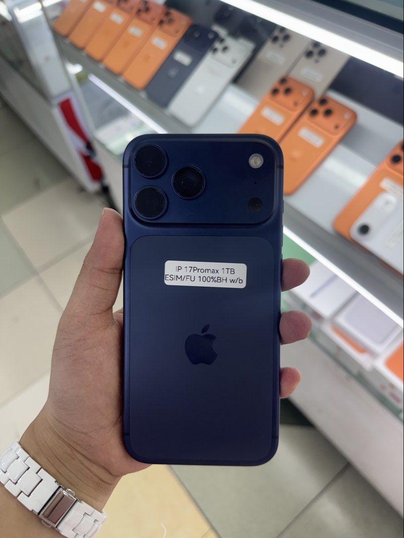 iPhone 17 Pro Max 1TB Factory Unlock No Issue Secondhand (ESIM) (Category: iPhone 17 Series) located in Pasig City. Submitted by FarAndRayShop (Listing ID 1438093539, Image 1). Description: OPEN FOR SWAP/SELLING/BUYING (RFS: Buy and Sell) Price: 84,499 iPhone 17 Pro Max 1TB •FACTORY UNLOCK (ESIM) •NO HIDDEN ISSUES •TEST TO SAWA •Authentic Phone Physical store in Greenhills Shopping Center XD-07 Stall Number Look For Rayray Or Anika NO CASH INSTAL