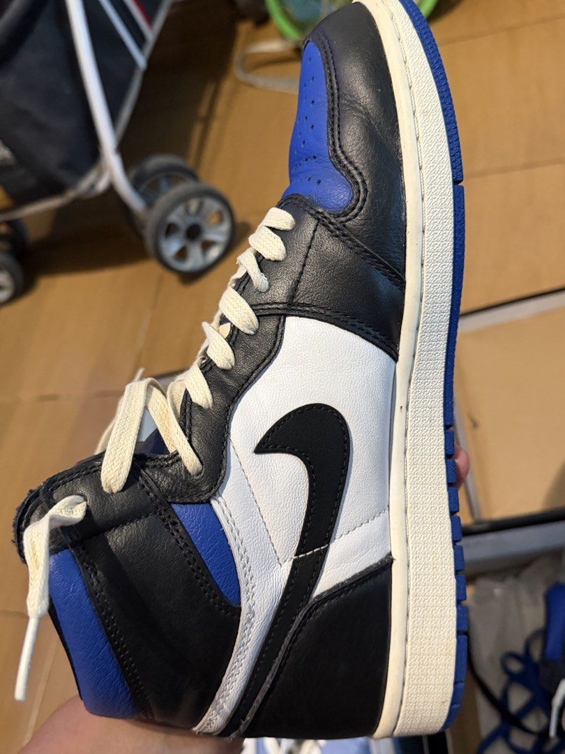 Jordan 1 royal toe (Category: Sneakers) located in Mandaluyong City. Submitted by choloooo (Listing ID 1438015794, Image 3). Description: Complete with box. .