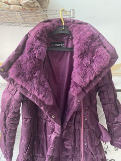 (Category: ) located in . Submitted by luxeforher (Listing ID 1437971902, Image 1). Description: .