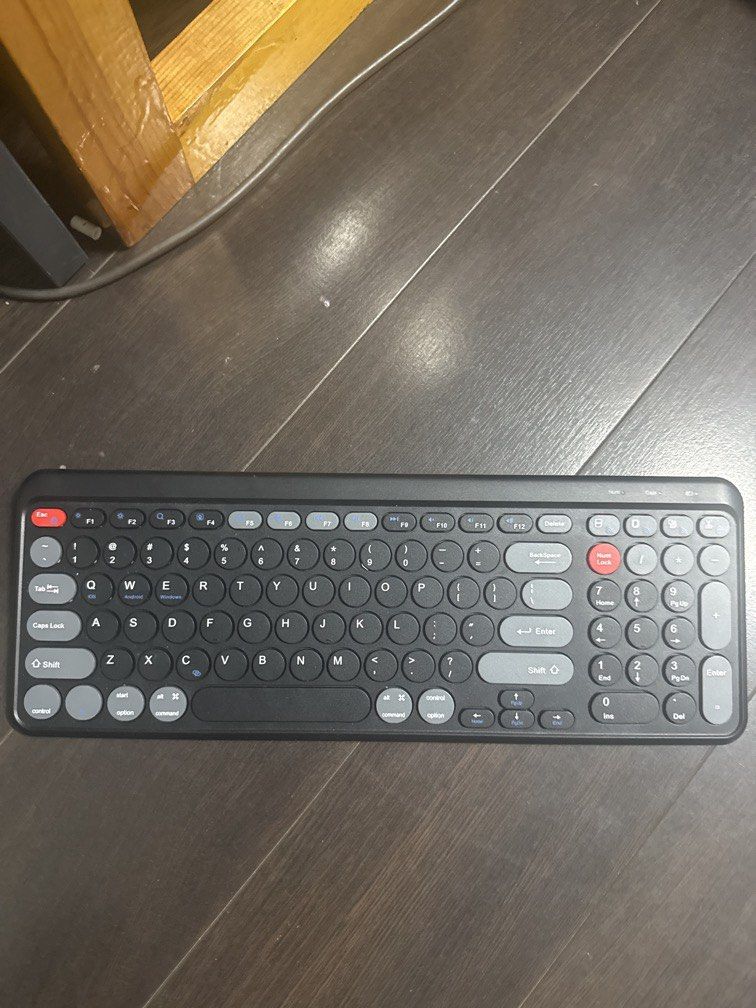 Keyboard454959862666373120