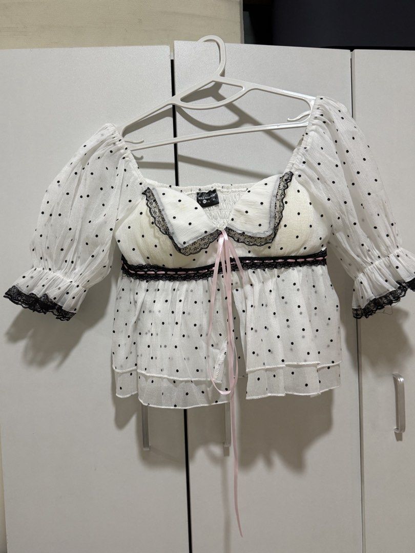 KILL SYSTEM NOPEARI TOP PUFF SLEEVES POLKA DOTS (Category: Blouses) located in Manila. Submitted by nicswhuut (Listing ID 1438087494, Image 2). Description: Item: nopeari top from kill system viet store Brand: kill system Size: s-m Got it from: sh0pee 📌can do lalamove (manila area only!) 📌j&t for outside manila 📌mop: gcash, maya, or metrobank 📌loc: sampaloc, manila 📌lp are posted UNLESS u r getting 2 or more items then i can give discount 🤗
