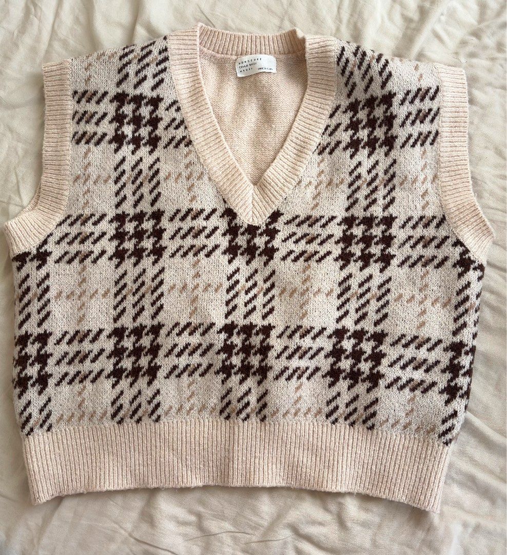 Knit Plaid vest Monocode cream beige (Category: Blouses) located in Makati City. Submitted by ishspace (Listing ID 1438000420, Image 2). Description: Fits S-M.