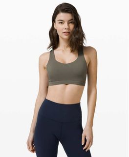 (Category: ) located in . Submitted by fundmyshoppinggg (Listing ID 1438069554, Image 1). Description: .